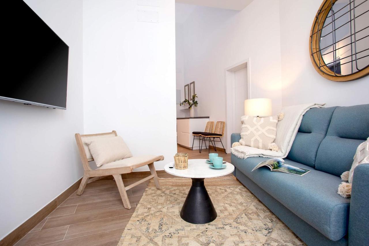 Genteel Home Pajaritos 17 Севиля Екстериор снимка