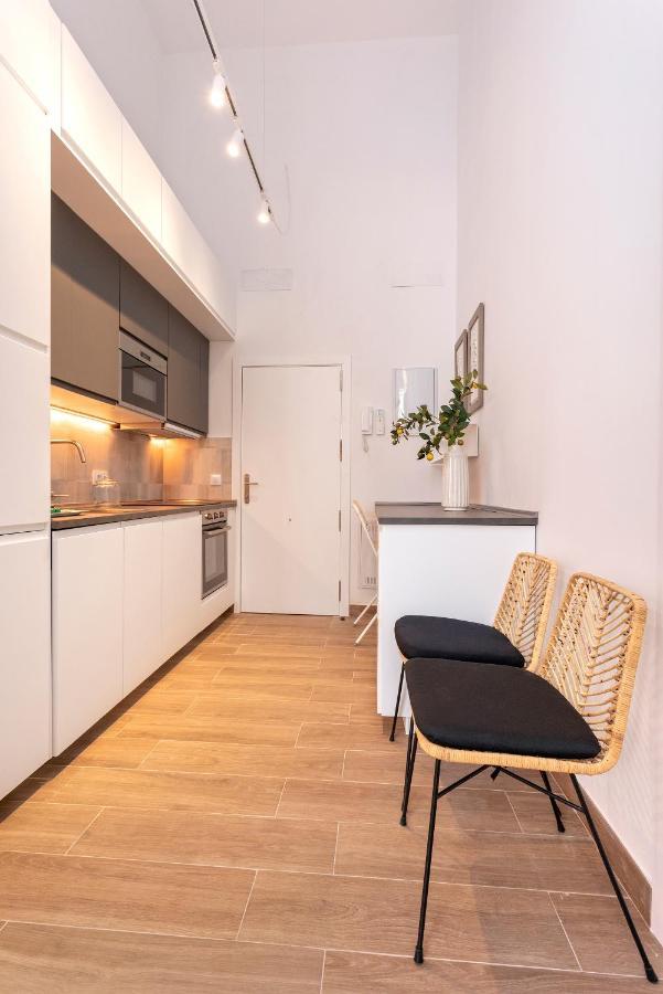 Genteel Home Pajaritos 17 Севиля Екстериор снимка