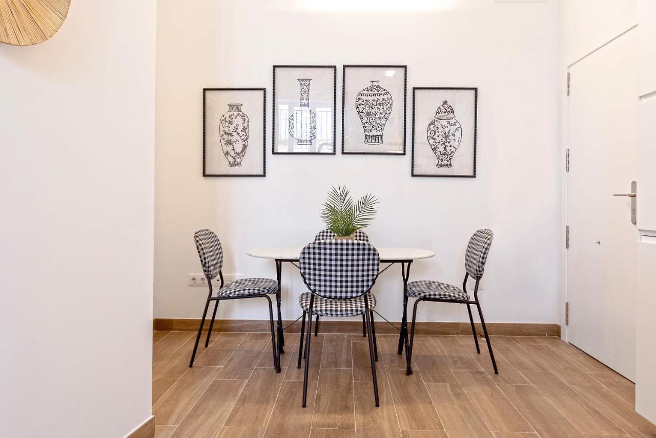 Genteel Home Pajaritos 17 Севиля Екстериор снимка